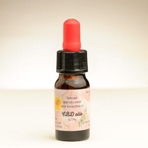 Huile CBD Biologique 8,77% de Qualité Supérieure – Un flacon de 10 ml d'huile CBD premium, issue de chanvre industriel avec une quantité négligeable de THC. Idéale pour soutenir la relaxation et le bien-être général.