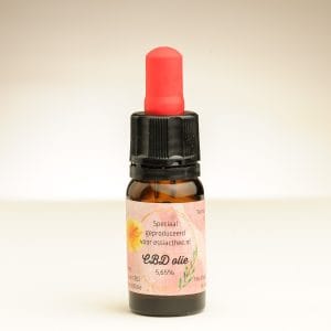 Huile CBD Biologique 5,65% de Qualité Supérieure – Un flacon de 10 ml d'huile CBD premium, issue de chanvre industriel avec une quantité négligeable de THC. Idéale pour soutenir la relaxation et le bien-être général.